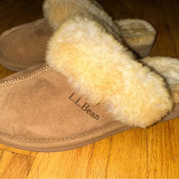 L.L. Bean Shearling Slippers NWOT - Picture 2 of 3